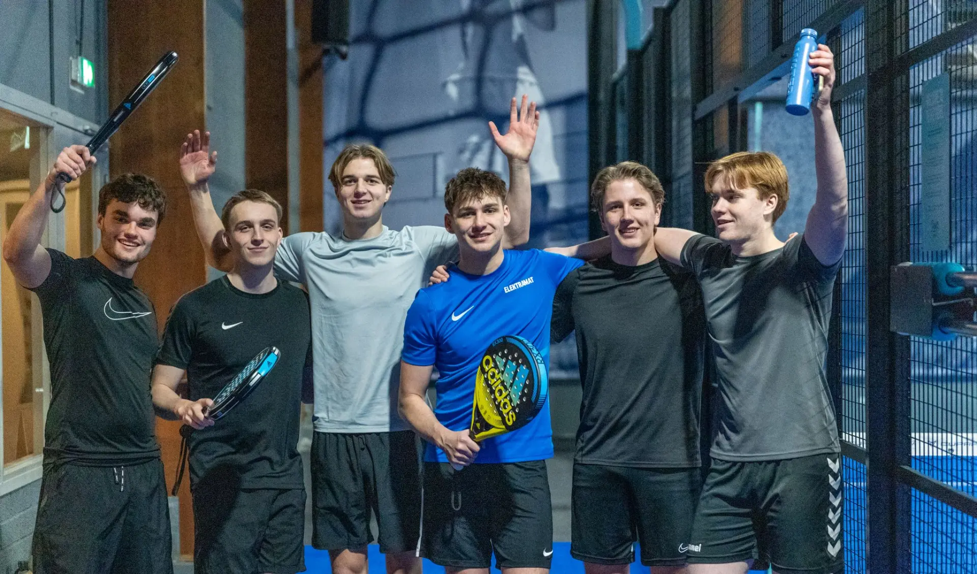 Het team na een potje padel